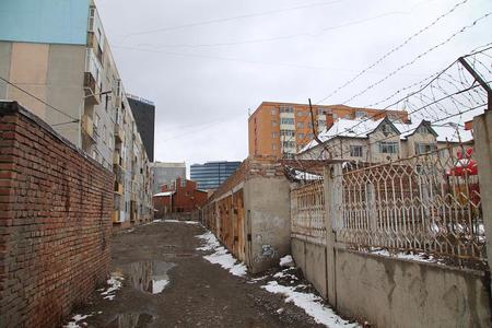 Гэмтсэн шугам дээрх гражуудыг албадан нураана