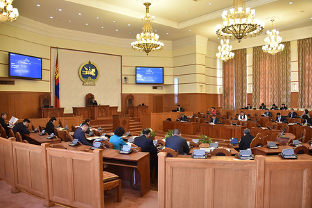 Чуулганы үдээс өмнөх хуралдаан өндөрлөв