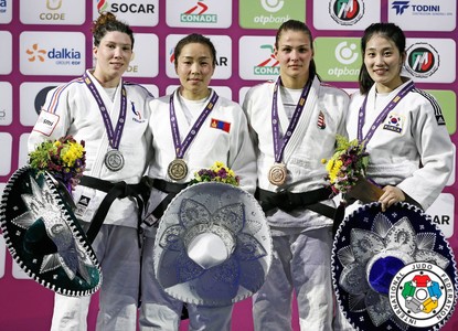 Д.Сумъяа “World masters”-д гурав дахиа түрүүллээ