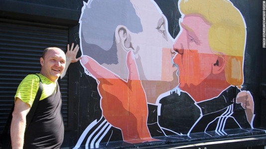 Путин, Трамп нар үнсэлцэв