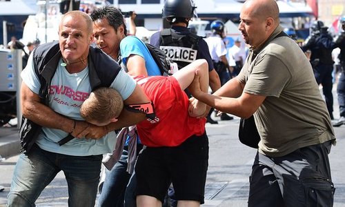 Евро 2016: Английн фанатуудыг хорьжээ