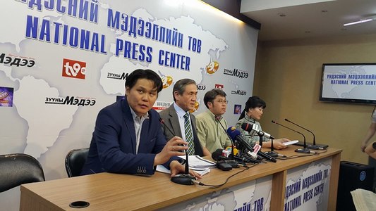 Н.Энхбаяр: Ц.Элбэгдоржийн гар хөл миний эрхийг зөрчиж байна