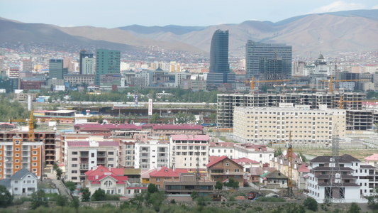 Улаанбаатарт бороо орно 