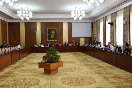 Байнгын хороод хуралдана 