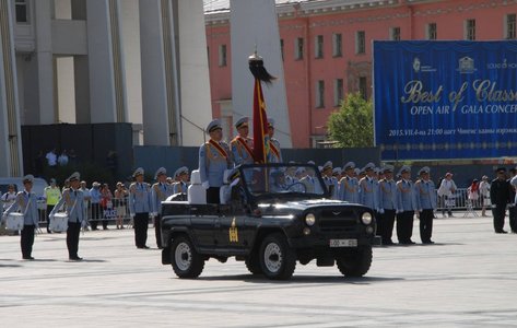 Парадыг хошууч, генерал Р.Сүхбат командална