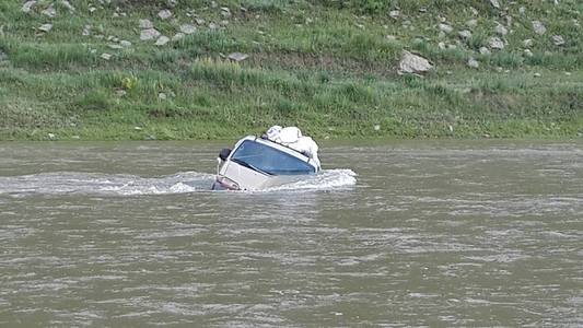 Долоон хүний амь аварчээ
