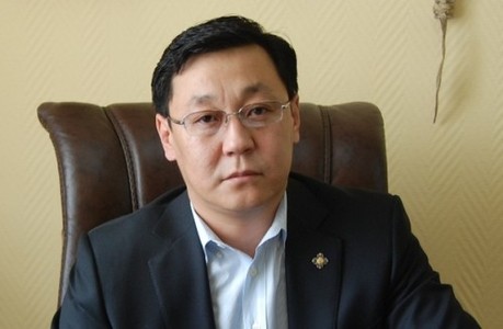 Ерөнхийлөгчтэй зөвшилцөж байна 