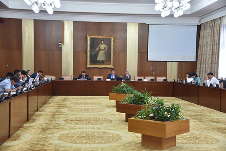 Байнгын хороод хуралдана