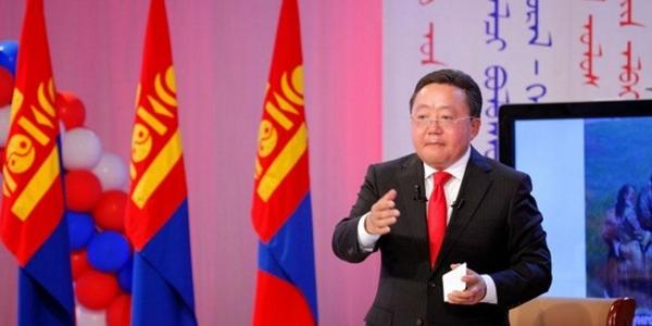 Ерөнхийлөгч “Монголын нэр ертөнцийн чихнээ” сэдвээр теле хичээл заана