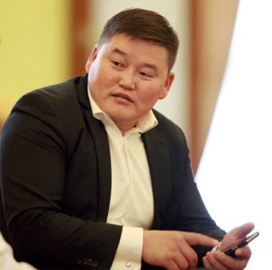 М.Хүдэрбаатар: Улс удирдаж чадахгүй бол огцор, Ерөнхий сайд аа