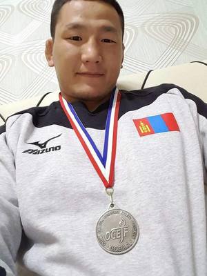  Г.Мандахнаран медалиа хүлээн авчээ