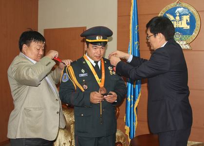 Э.Содномпилжээд ахмад цол олголоо