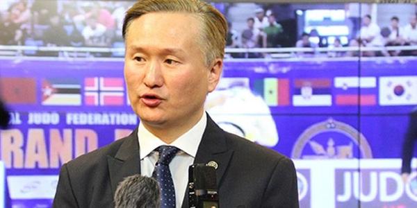 М.Бөхбат: Х.Баттулгыг баатарт тодорхойлох гэхээр өөрөө зөвшөөрөхгүй байгаа