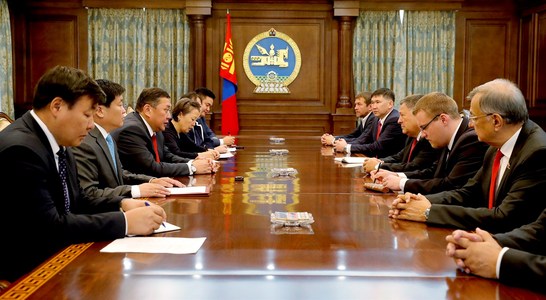 ОХУ-ын Холбооны хурлын төлөөлөгчидтэй уулзав