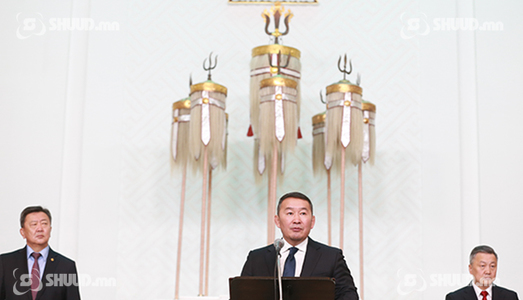 Ерөнхийлөгч төрийн дээд цол, одон медаль гардуулав
