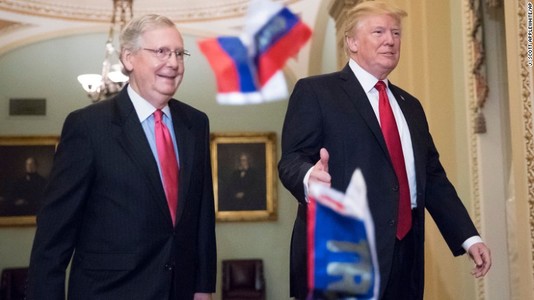 Трамп руу ОХУ-ын төрийн далбааг шиджээ