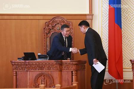 Ерөнхийлөгч, Ерөнхий сайд хоёр Засгийн газрын ийм хувилбарууд дээр “ярилцаж” байна