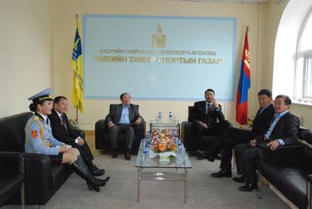 Спортын салбараас нэг Ардын багш, дөрвөн гавьяат төрлөө