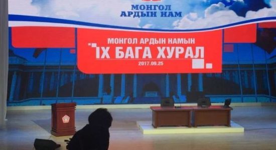 Засгийг огцруулсан 33 гишүүнийг “…Сэлэнгэд очвол ална шүү” гэсэн хүн хэн бэ?
