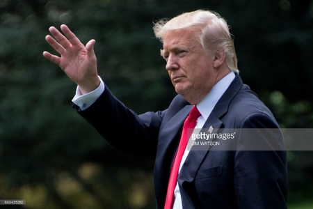 Трамп хоёр Солонгосын цэрэггүй бүсэд айлчилна