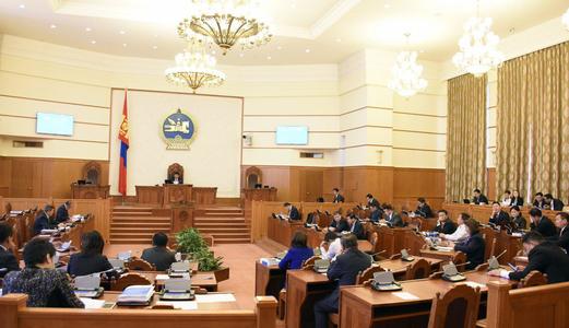 Төрийн албаны хуулийн шинэчилсэн  төслийг эцсийн хэлэлцүүлэгт шилжүүлэв