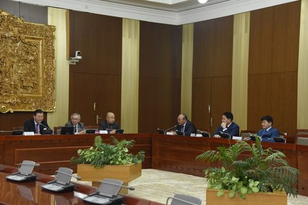 Төв банкнаас зээлийн хүүг бууруулах стратегийг танилцуулна