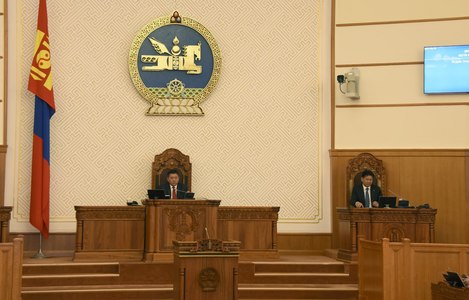 Эрх баригчид амбицаа дарж, Засгаа шаардаж ажиллаасай 