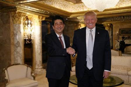 Трамп, Абегээс Пхеньяны харвасан пуужинг яагаад устгаагүйг нь асуужээ