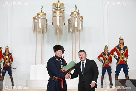 ”Чингис хаан” одон хүртээсэн ”Монгол бахархал”-ын өдөр