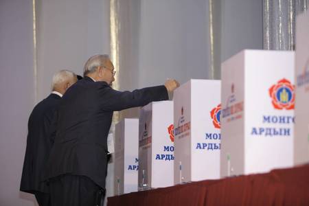 МАН-ын даргыг сонгох санал хураалт явагдаж байна