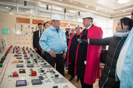 У.Хүрэлсүх: Засгийн газар хотын бүх айлыг эрчим хүчээр хангана