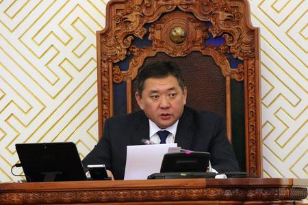 Хуулийн төслүүдийг байнгын хороонд шилжүүлэв