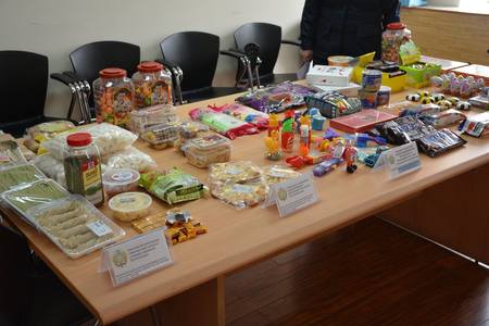 Тоглоомтой чихэр, өндгөн шоколад, бохь, иштэй чихрээс болгоомжил