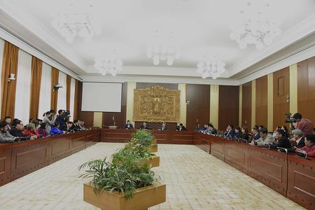 УИХ-ын гишүүн Ж.Батзандан, Л.Болд нар нээлттэй сонсгол зохион байгууллаа