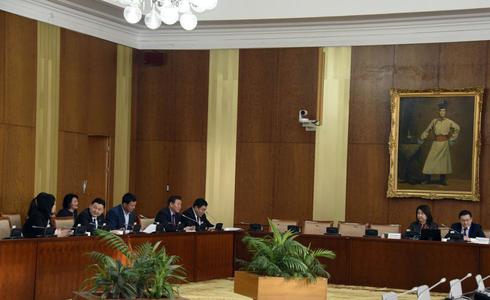 Малчдад 40 тэрбумын өвс, тэжээлийг  хэрхэн түгээх вэ