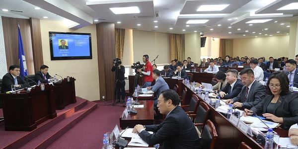 С.Батболд: Зөвшөөрөлгүй ТҮЦ-ийг нүүлгэж, ил задгай худалдааг зогсоо