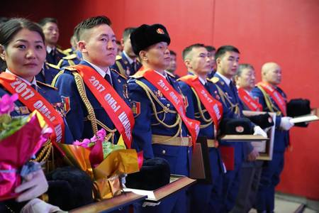 Хан-Уул дүүргийн Онцгой байдлын хэлтэс “Тэргүүний хамт олон”-оор шалгарав