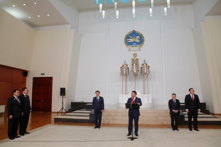 Ерөнхийлөгчийн зарлигаар дипломат цол олголоо