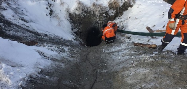 Уурхайн нурангид дарагдсан иргэдийг аварлаа