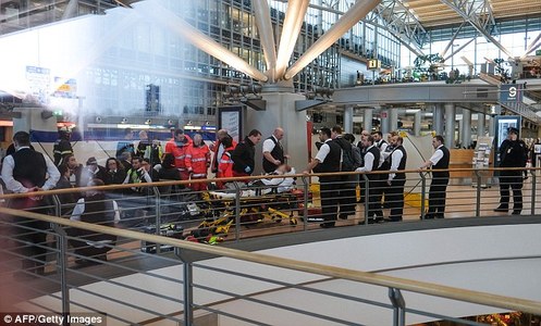 Германы нисэх буудалд 68 хүн гэмтжээ