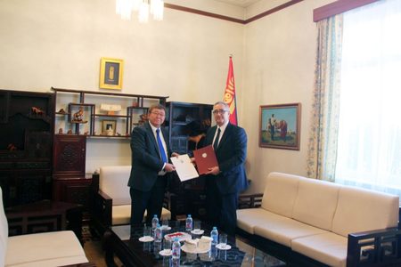 Баярын захидал солилцов