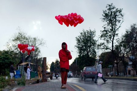 Валентины баярыг тэмдэглэхийг хоригложээ