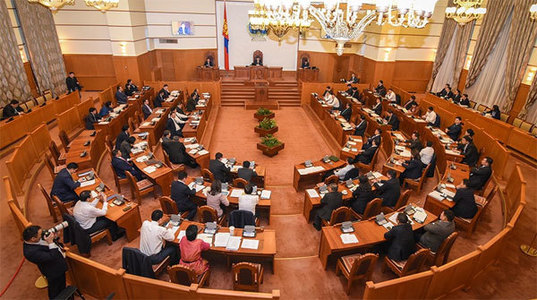 Намрын чуулган нээлтээ хийлээ
