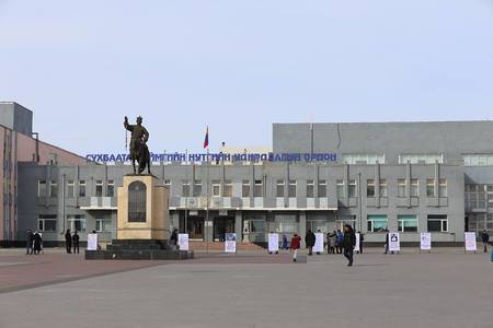 Сүхбаатарт засаглал замбараагүй байна 