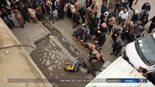Ижил хүйстэн гэх шалтгаанаар дайчнаа цаазалжээ
