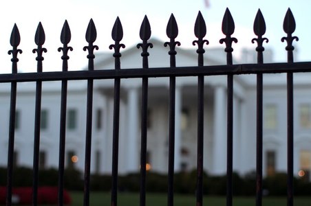 Трампийг байхад Цагаан ордонд нэвтрэхийг санаархав