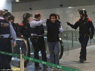 Метрод бөмбөг дэлбэлэхийг санаархжээ