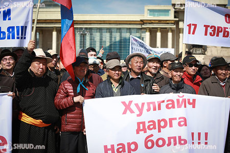 ”Оюутолгой, Ноён уул оффшорт байна”