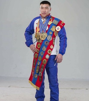Т.Отгонзаяа: Аавынхаа гараас хөтлөөд их спортын хаалгаар орсон 