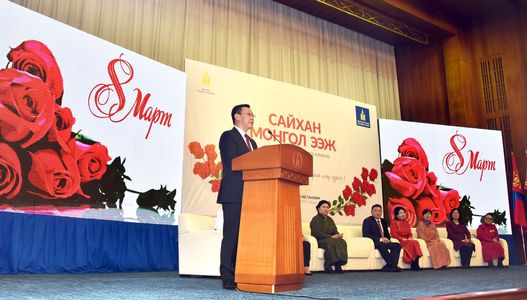 Ж.Эрдэнэбат: Эмэгтэйчүүдэд чиглэсэн  халамжийн бодлогоо бууруулахгүй